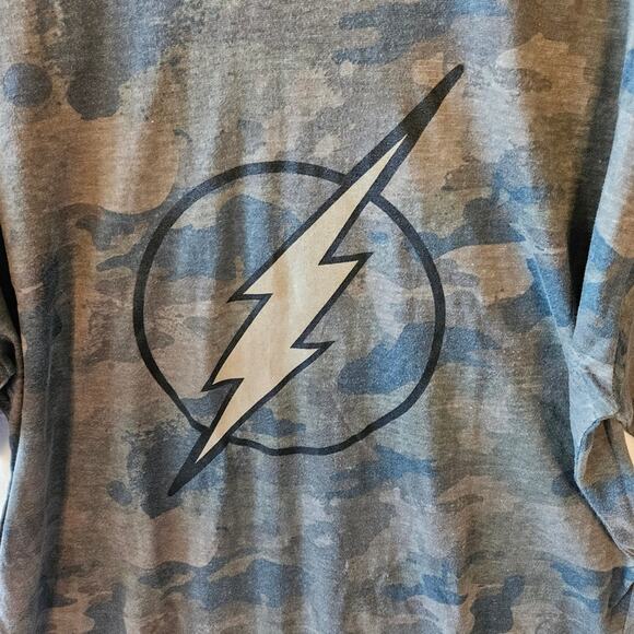 Six Flags The Flash Camo Short Sleeve Tee Size Large - Picture 2 of 7